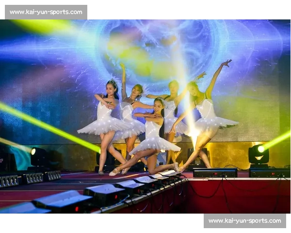 谁说电竞只能看虚拟技术点燃激情，亲手操控冠军之路